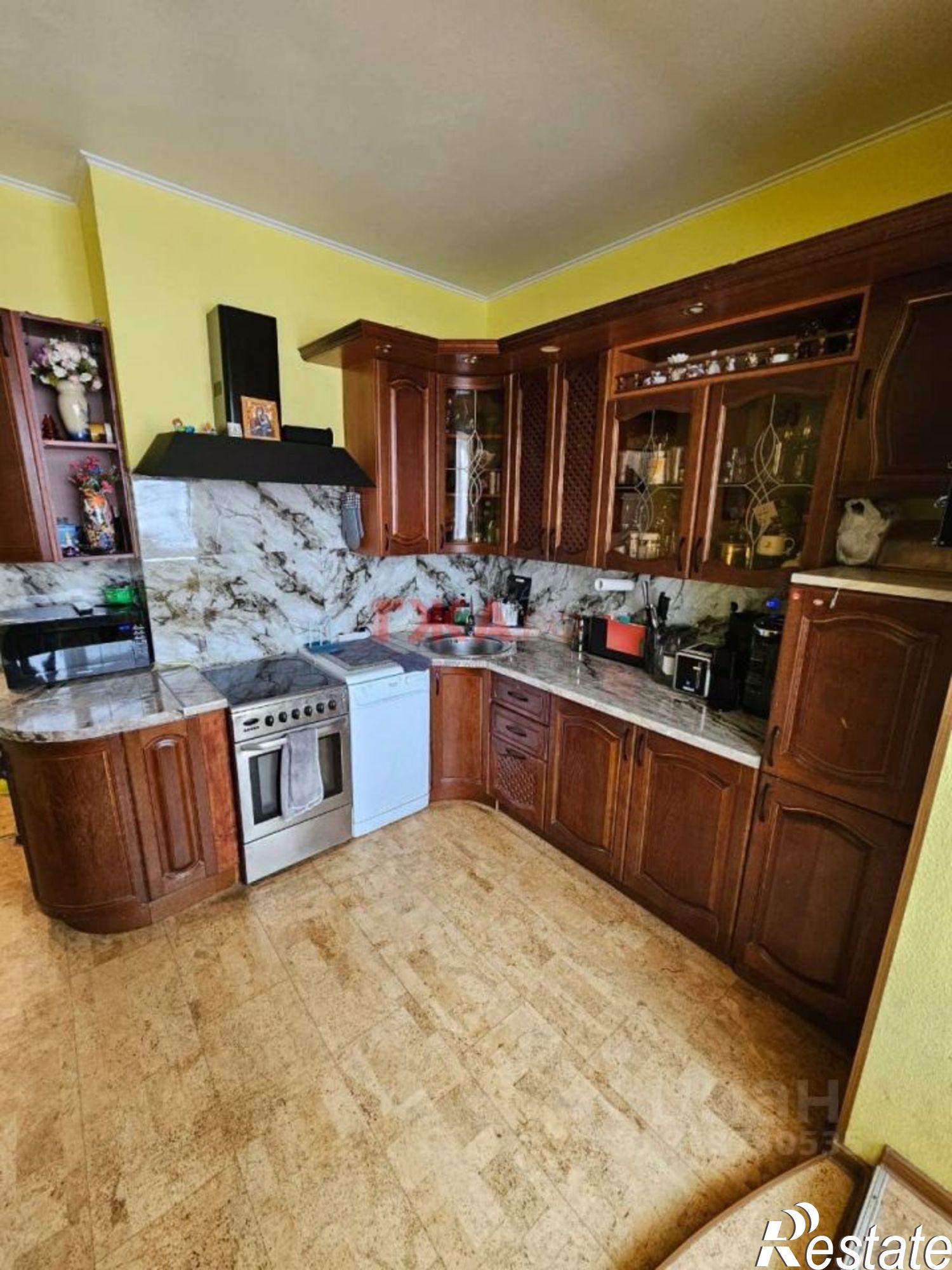 Купить квартиру за 20 000 000 рублей на пр-кт Дружбы Народов, 18/1