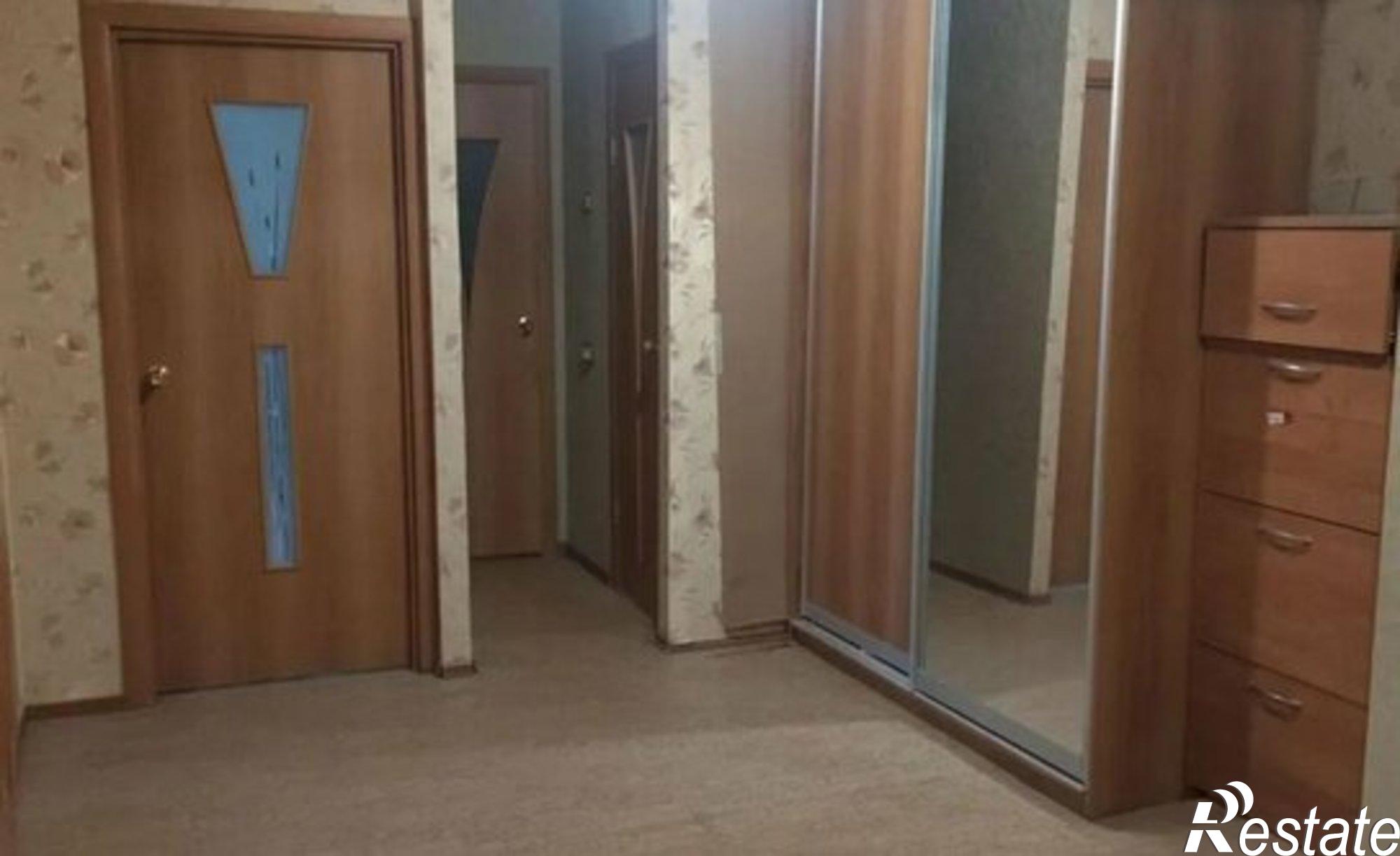 Купить квартиру за 5 500 000 рублей на Республика Саха (Якутия), Мирнинский район, микрорайон Новый Город, 32