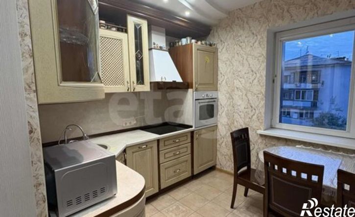 3-комн квартира Республика Саха (Якутия), Якутск, улица Фёдора Попова, 16/4